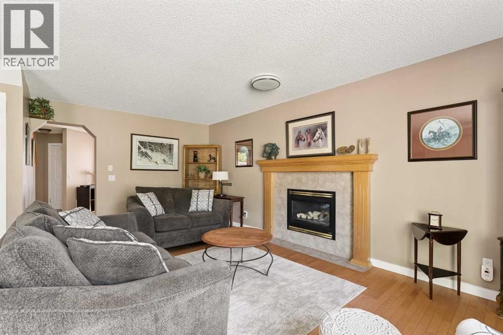 11 Somerglen Court SW — photo 3