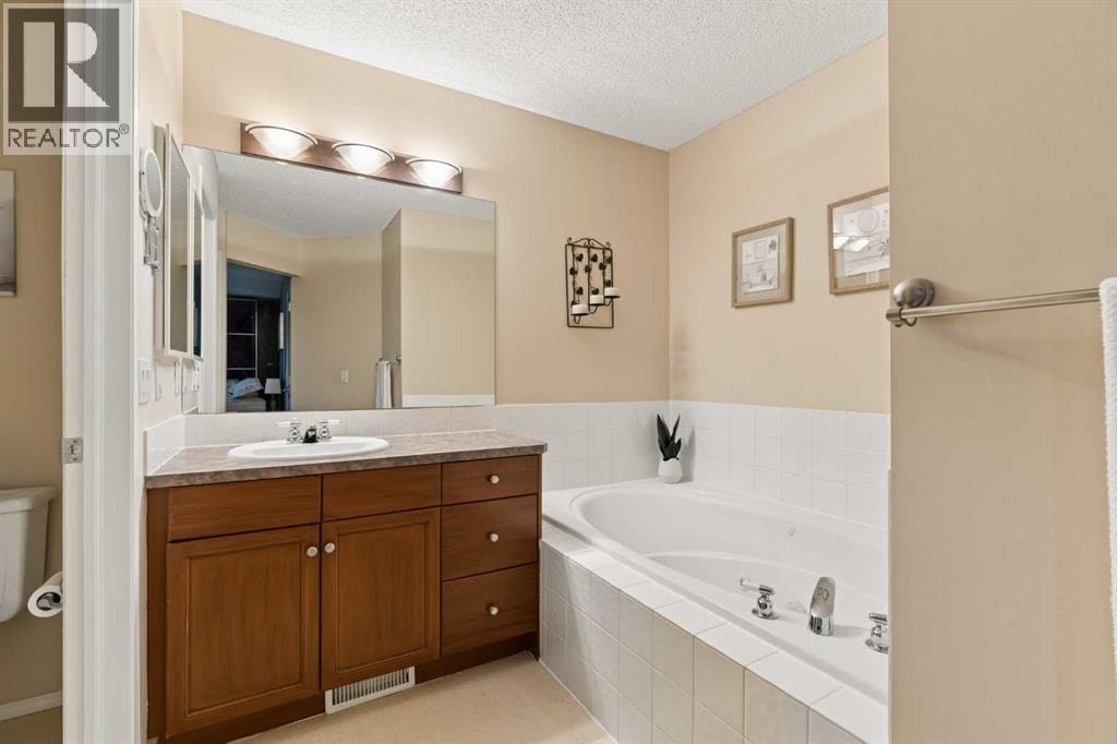11 Somerglen Court SW — photo 21