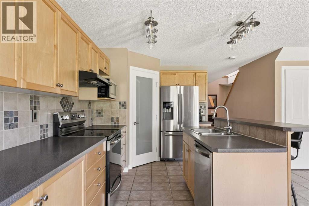 11 Somerglen Court SW — photo 7