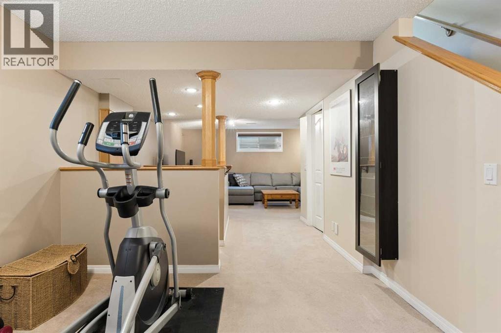 11 Somerglen Court SW — photo 28