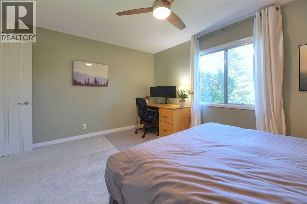 8908 33 Avenue NW — photo 34