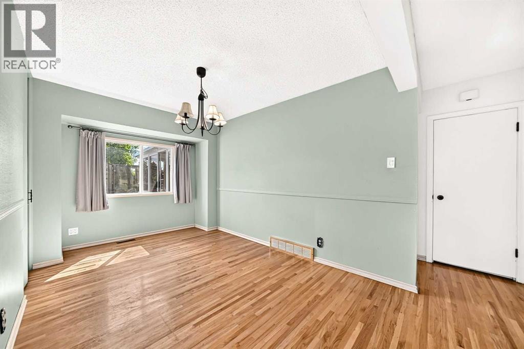 42 Cardiff Drive NW — photo 9