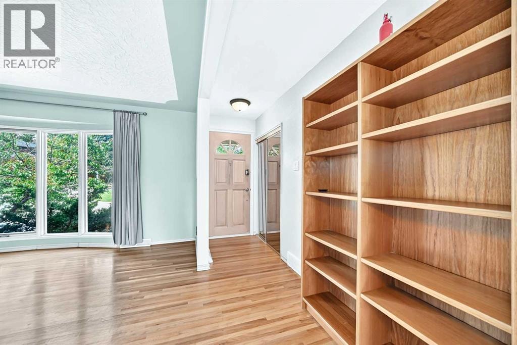 42 Cardiff Drive NW — photo 5