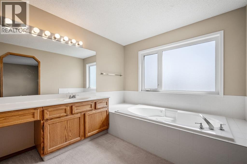 131 Lake Simcoe Court SE — photo 20