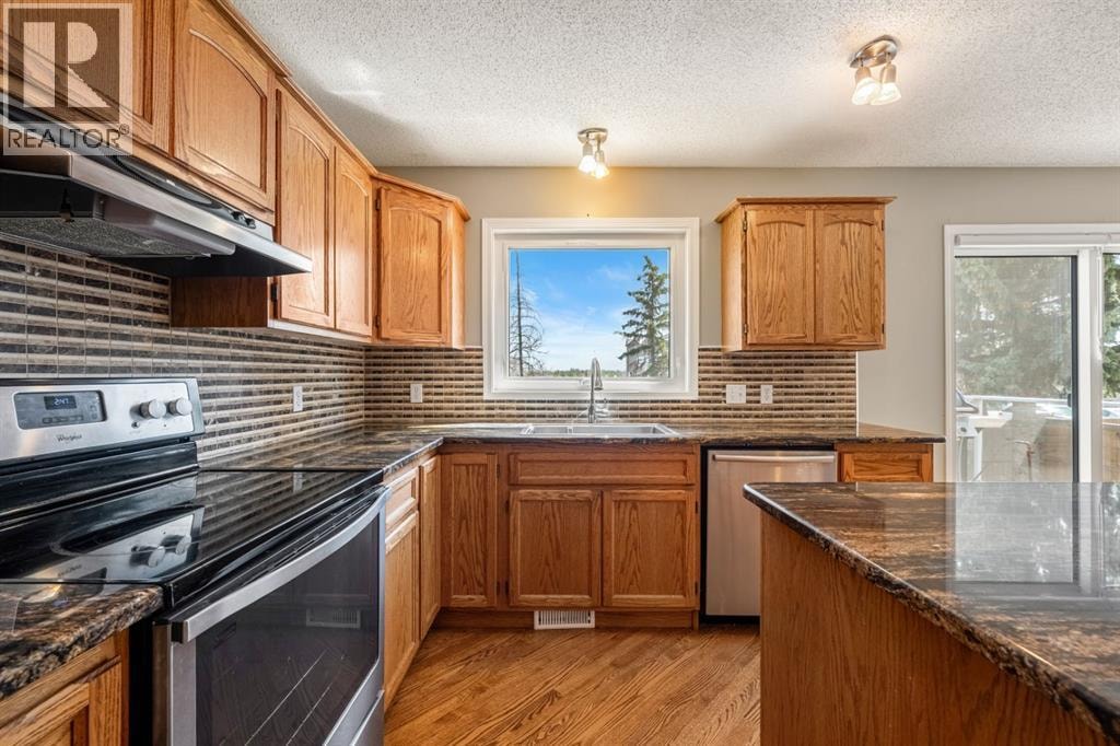 131 Lake Simcoe Court SE — photo 7