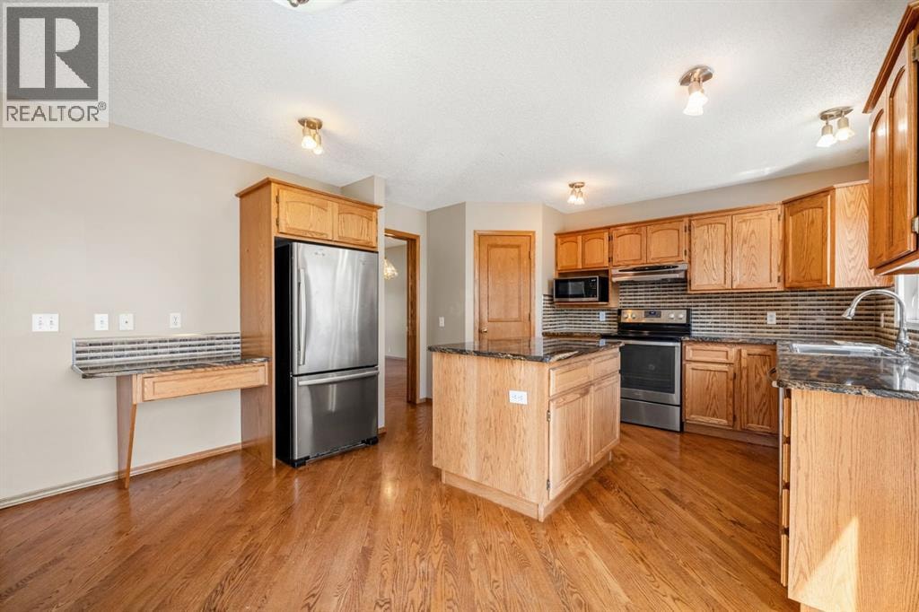131 Lake Simcoe Court SE — photo 10