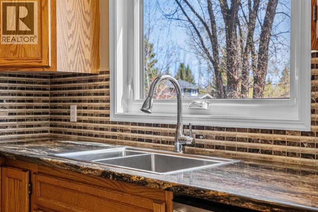 131 Lake Simcoe Court SE — photo 8