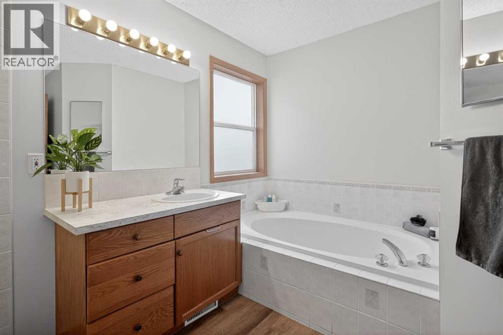 72 Springs Crescent SE — photo 18