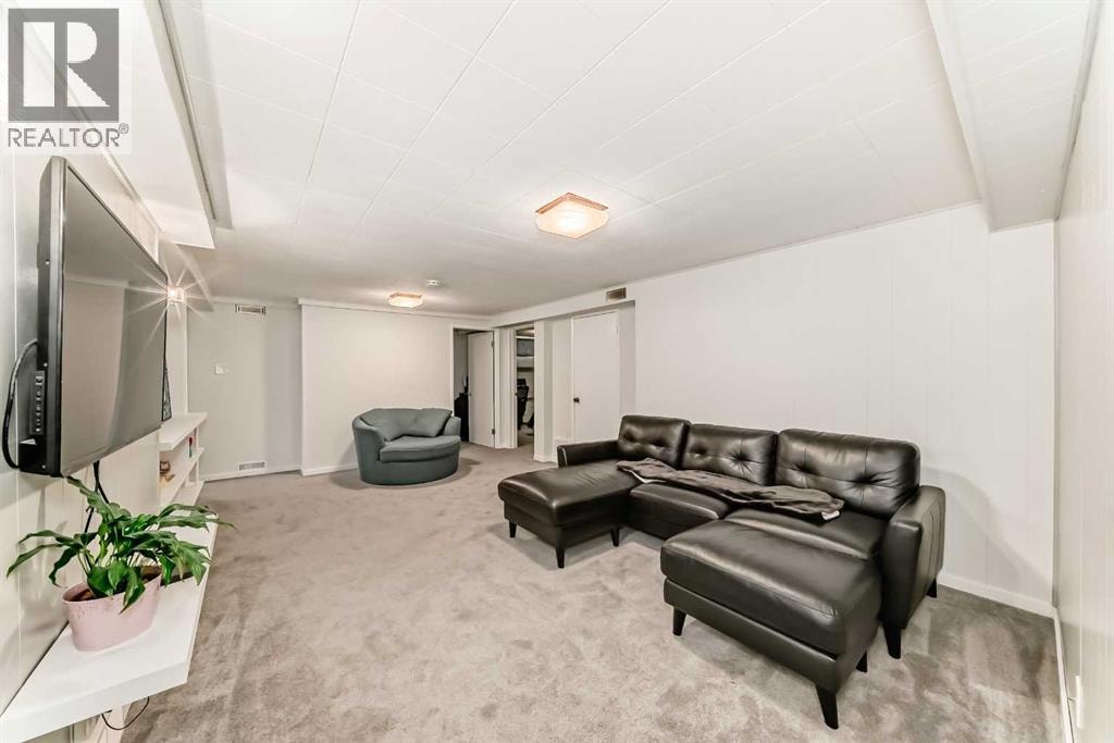 8043 Elbow Drive SW — photo 31