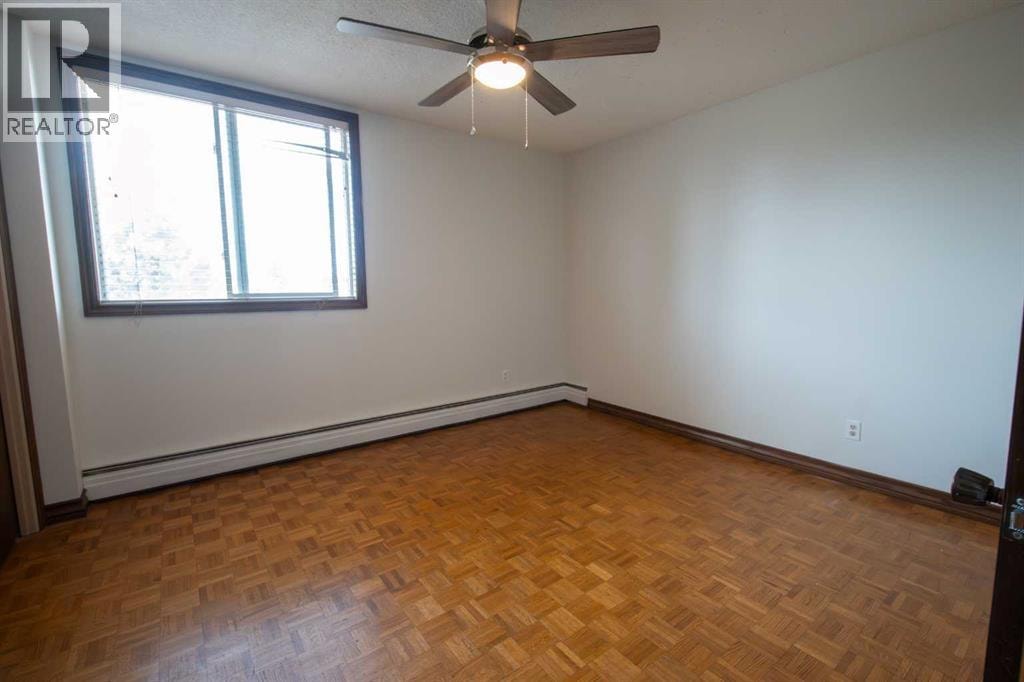 201, 512 Cedar Crescent SW — photo 18