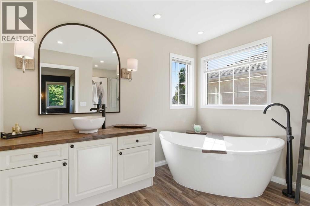 30 Mt Yamnuska Court SE — photo 16