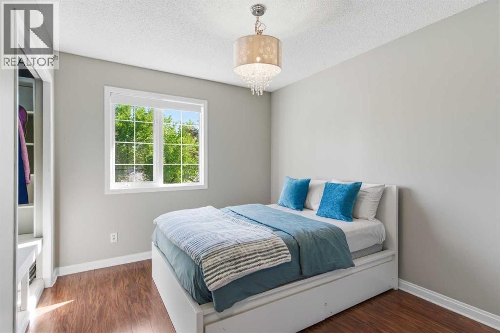 30 Mt Yamnuska Court SE — photo 18