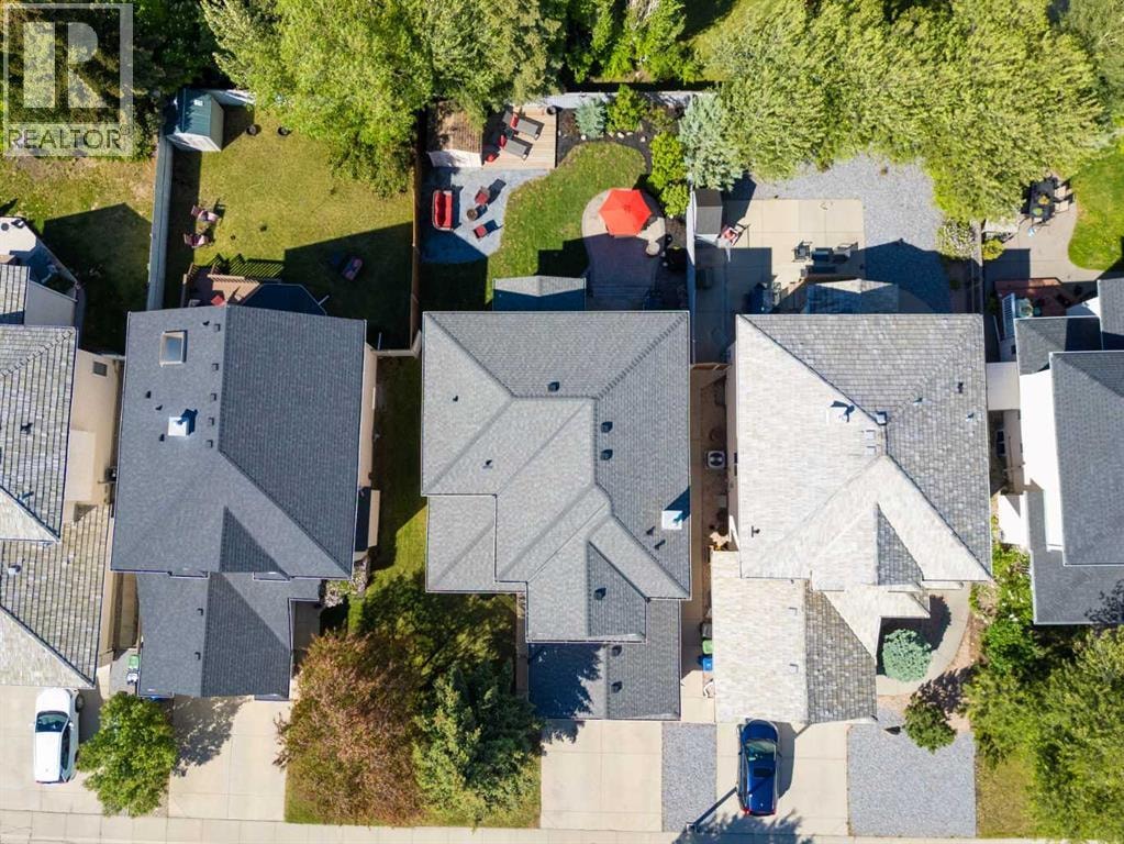 30 Mt Yamnuska Court SE — photo 3