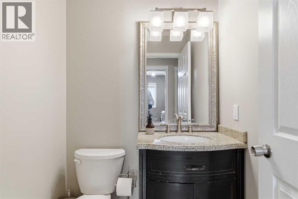 30 Mt Yamnuska Court SE — photo 11
