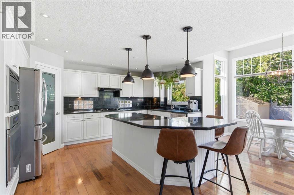 30 Mt Yamnuska Court SE — photo 7