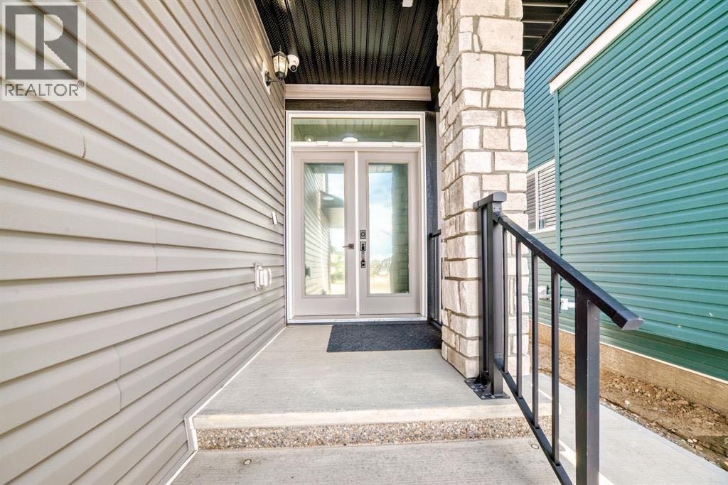 127 Saddlecrest Grove NE — photo 3