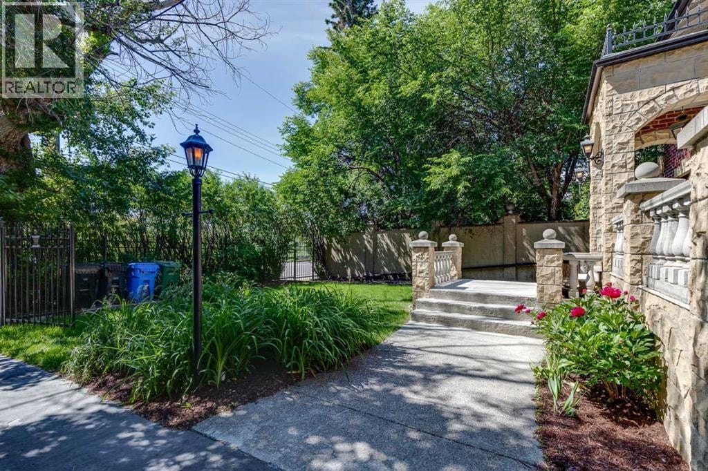 628 Elbow Drive SW — photo 3