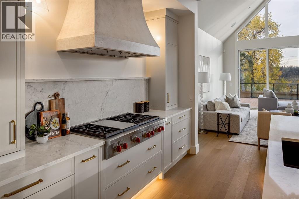 2920 Toronto Crescent NW — photo 8