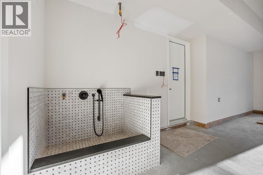 2920 Toronto Crescent NW — photo 45