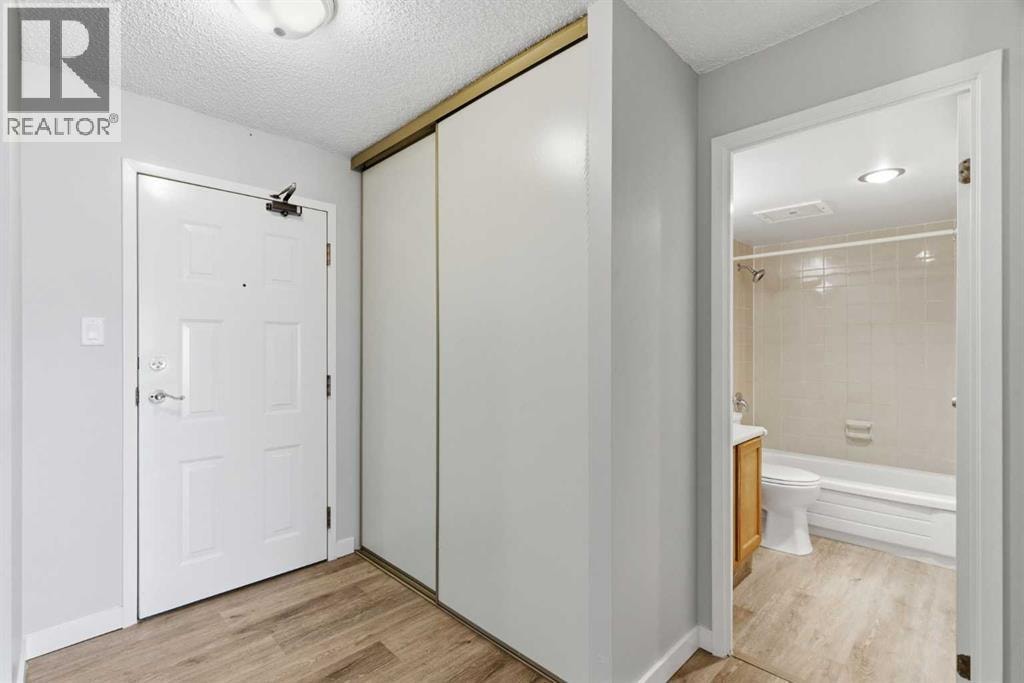 806, 924 14 Avenue SW — photo 6