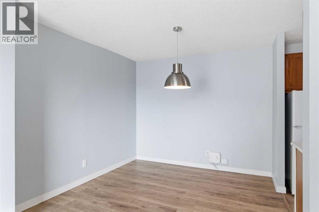 806, 924 14 Avenue SW — photo 14