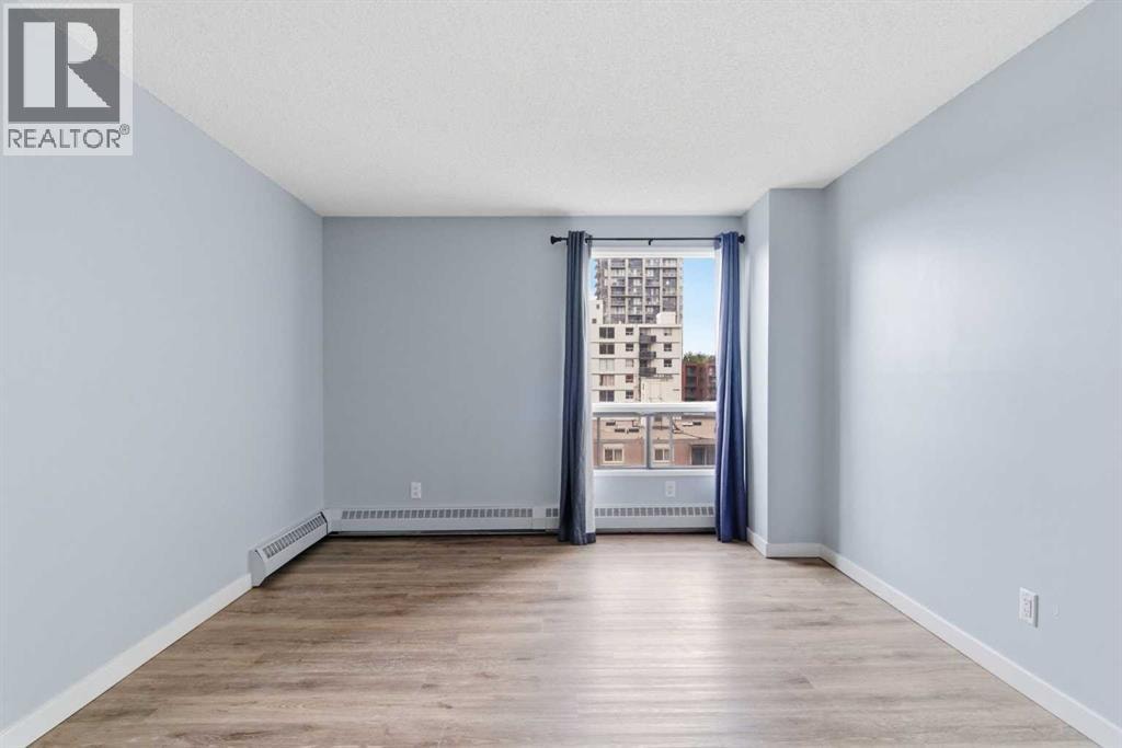 806, 924 14 Avenue SW — photo 29