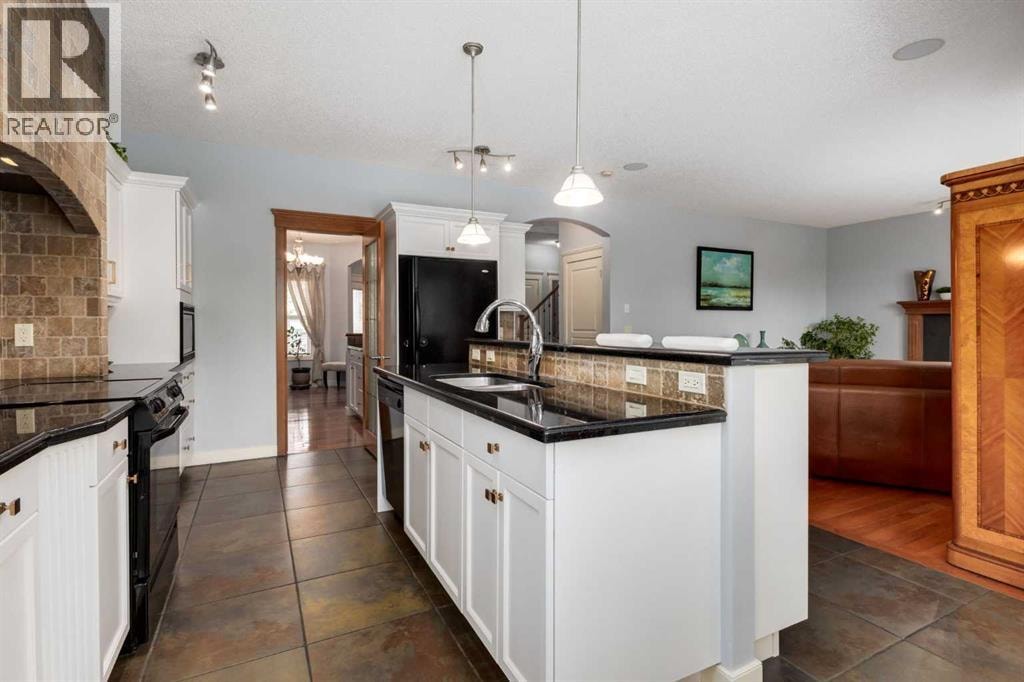 77 Royal Highland Road NW — photo 16