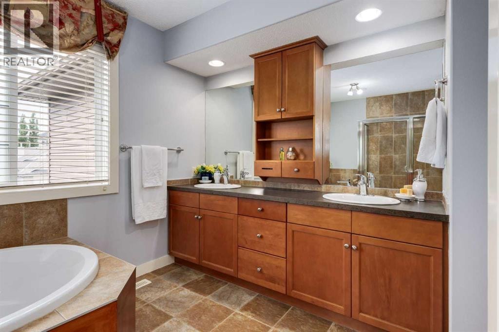 77 Royal Highland Road NW — photo 26