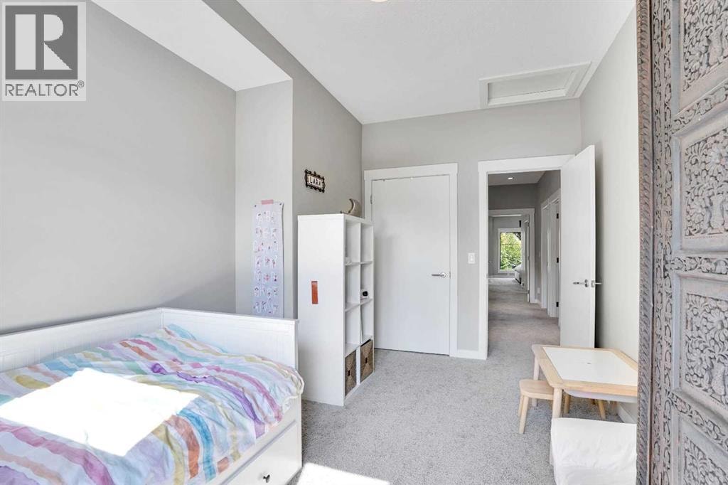 235 11 Avenue NE — photo 23