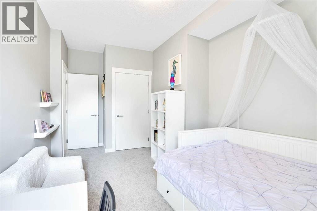 235 11 Avenue NE — photo 25