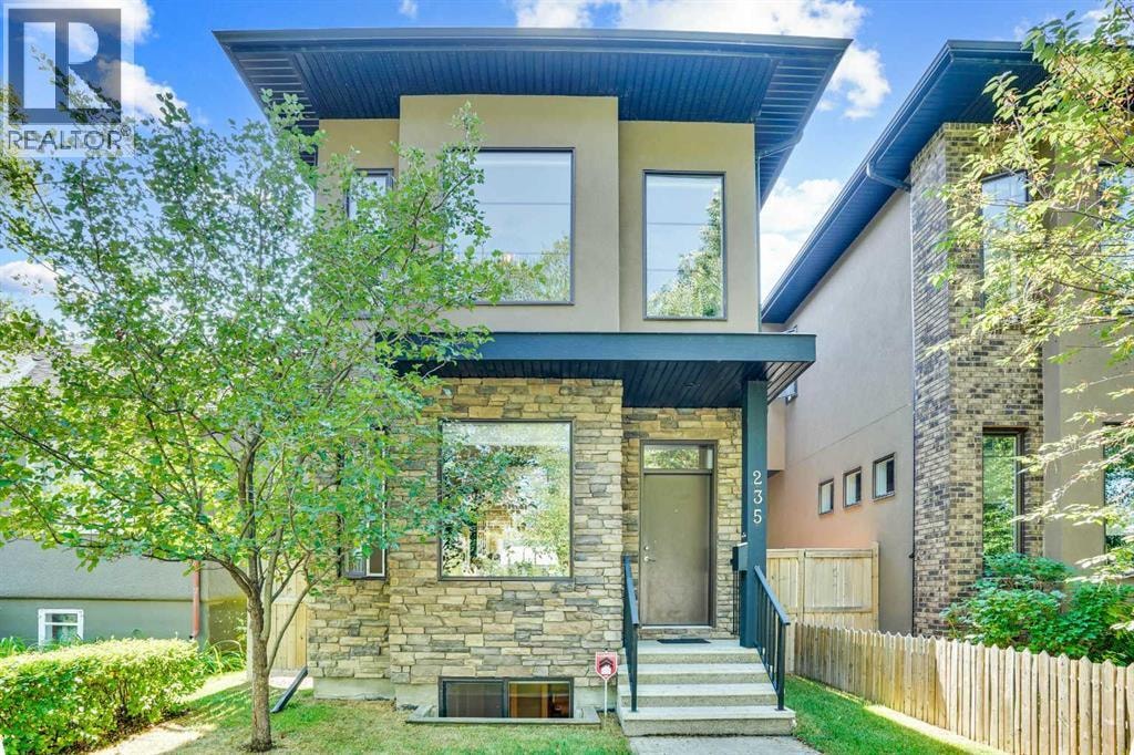 235 11 Avenue NE — photo 4