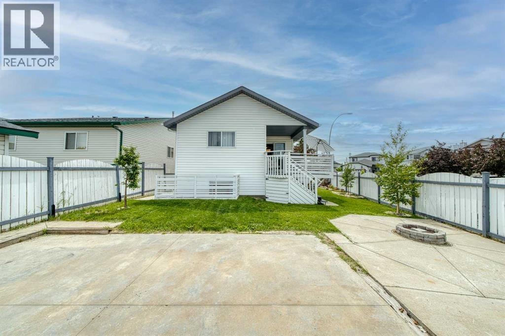 119 Applemont Close SE — photo 38