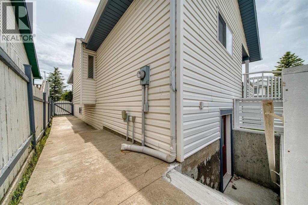 119 Applemont Close SE — photo 39