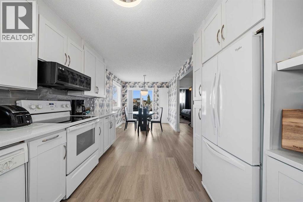 119 Applemont Close SE — photo 9
