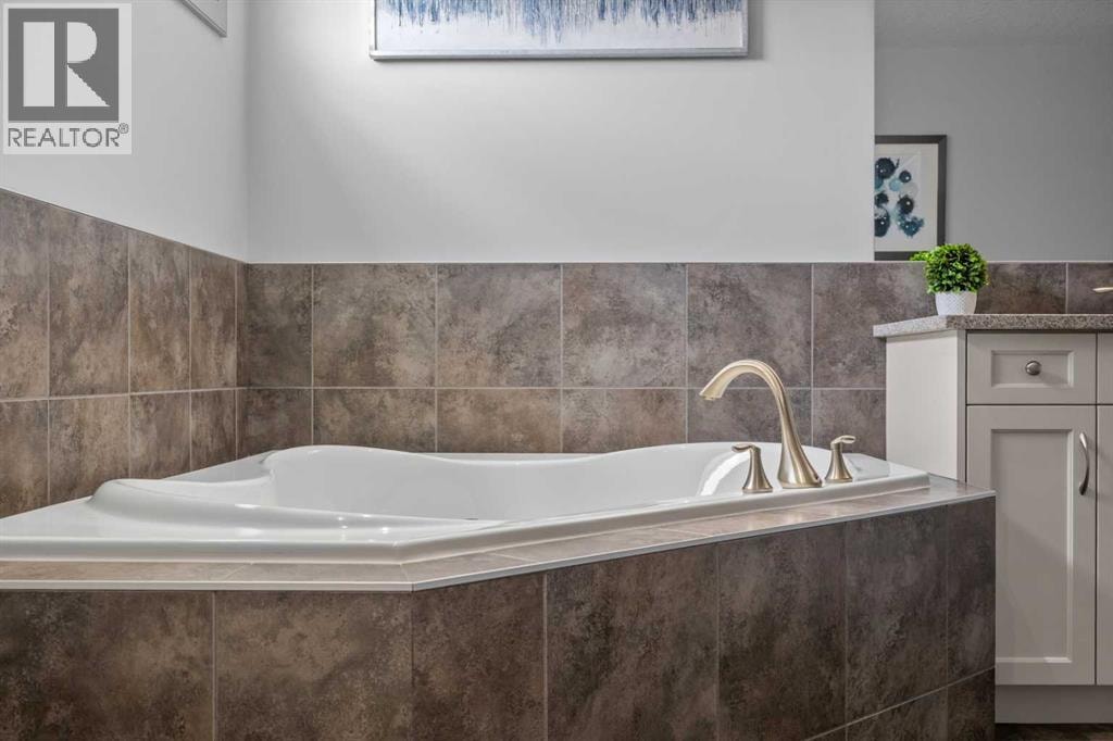229 Stonemere Bay — photo 36