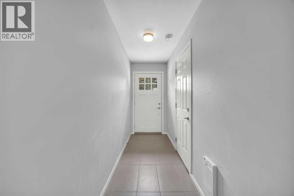 455 Ascot Circle SW — photo 5