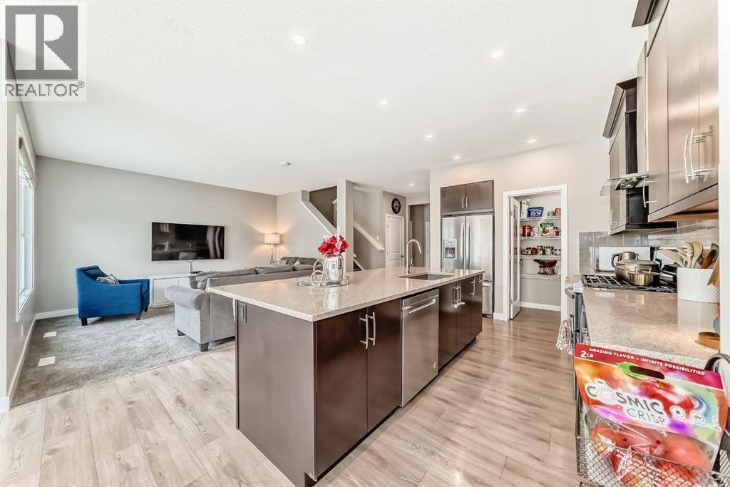 259 Kingfisher Crescent SE — photo 5