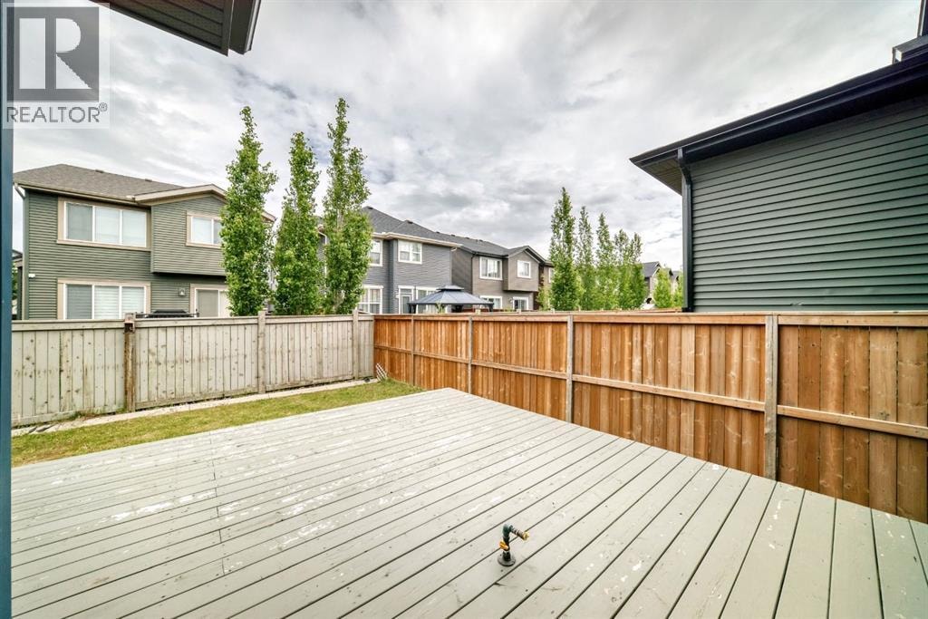 259 Kingfisher Crescent SE — photo 39