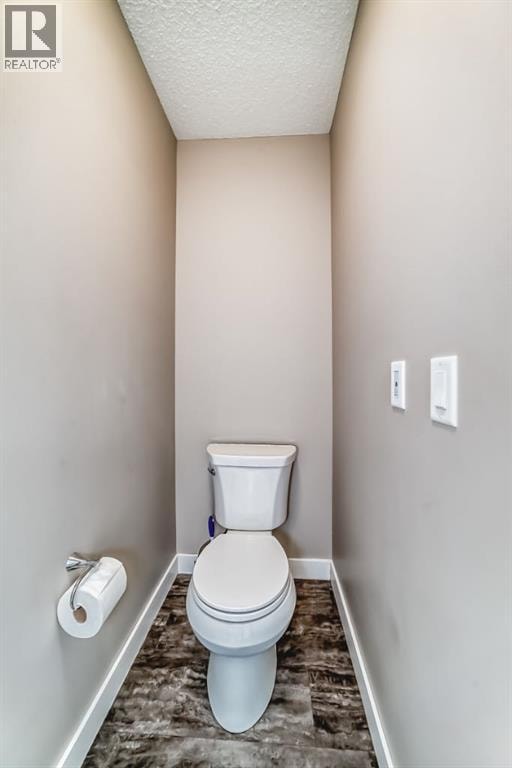 259 Kingfisher Crescent SE — photo 24