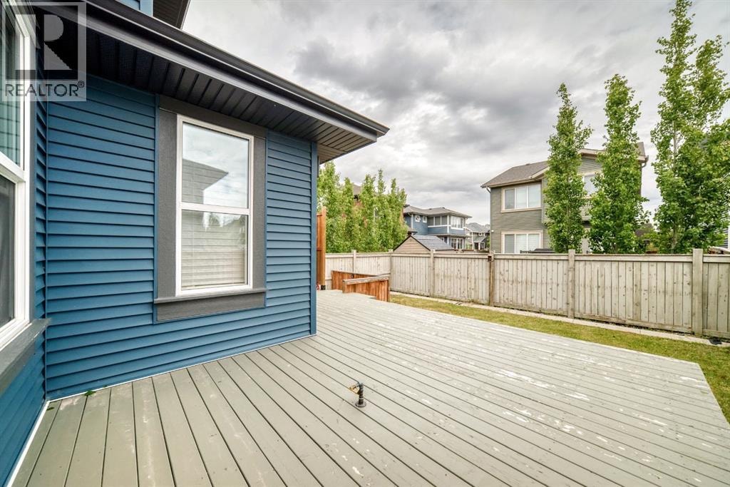 259 Kingfisher Crescent SE — photo 40
