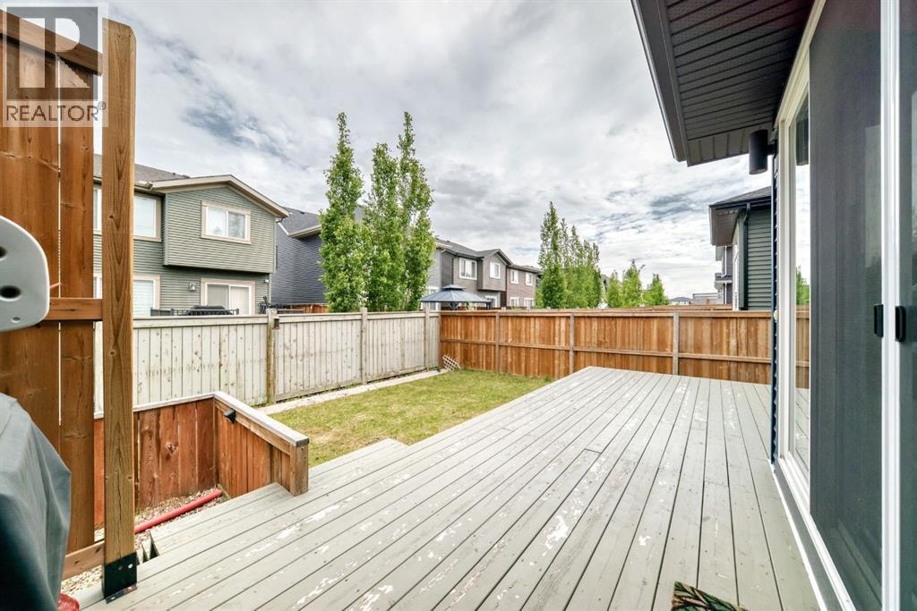 259 Kingfisher Crescent SE — photo 12