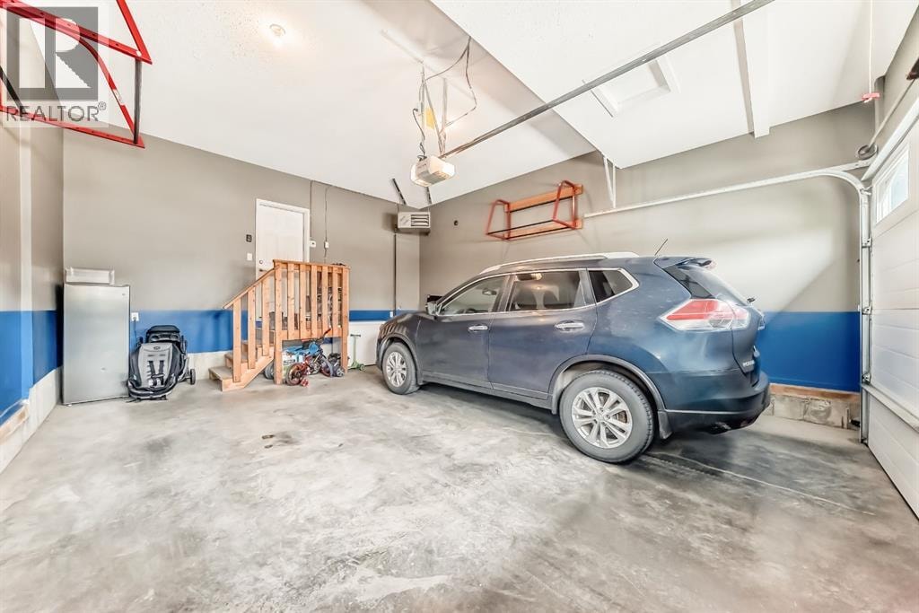 259 Kingfisher Crescent SE — photo 38