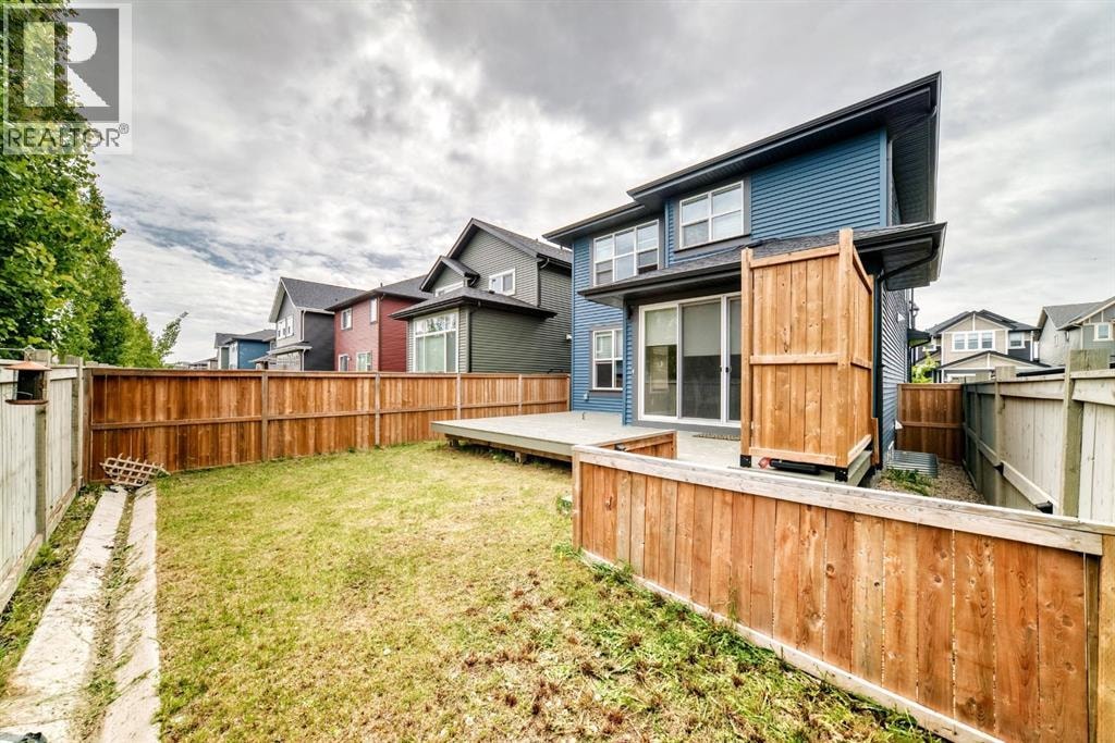 259 Kingfisher Crescent SE — photo 41
