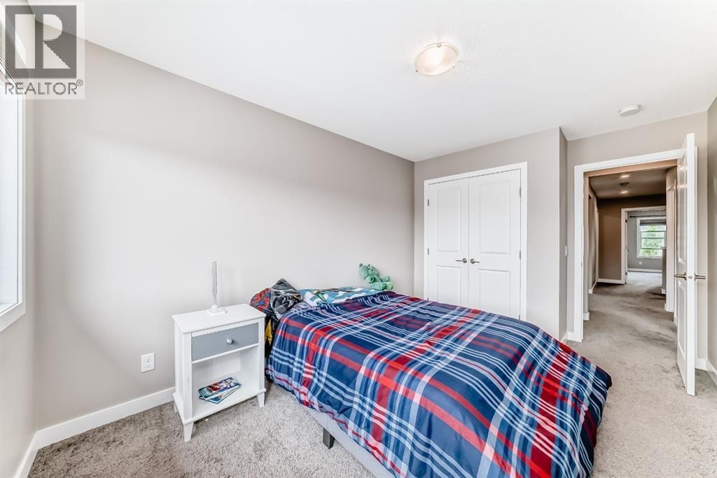 259 Kingfisher Crescent SE — photo 29