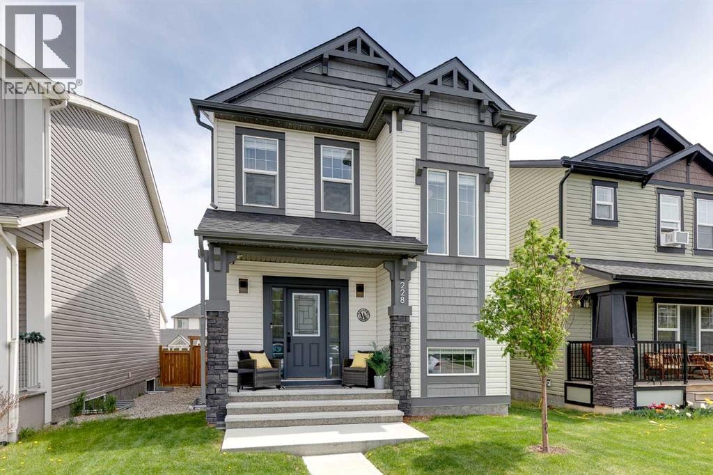 228 Hillcrest Road SW — photo 1
