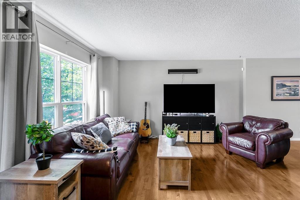 111 Walden Drive SE — photo 2