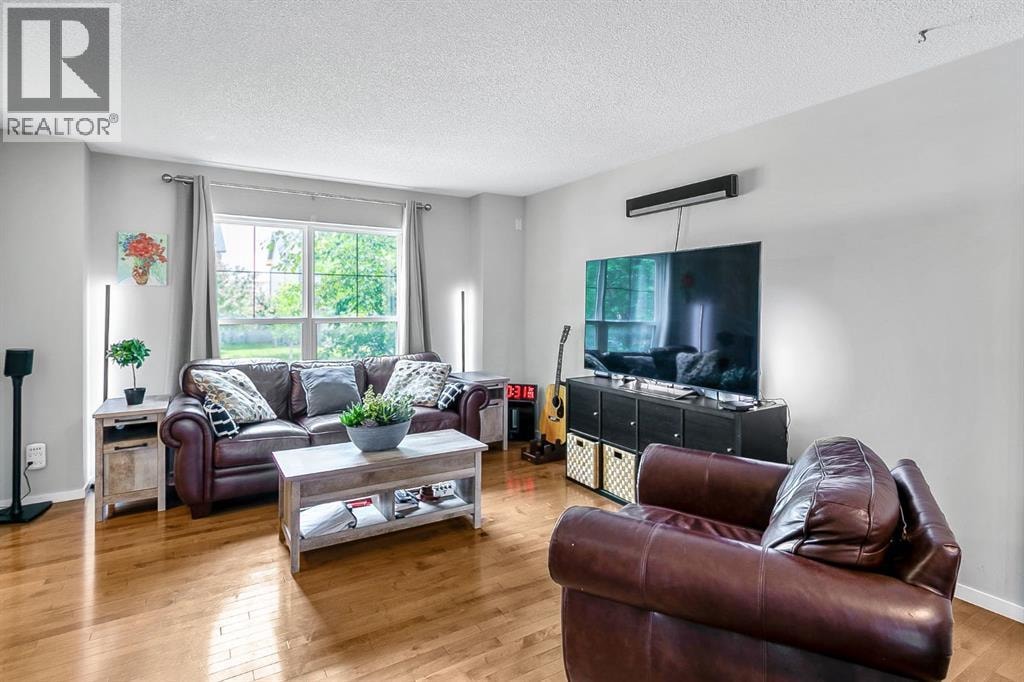 111 Walden Drive SE — photo 3