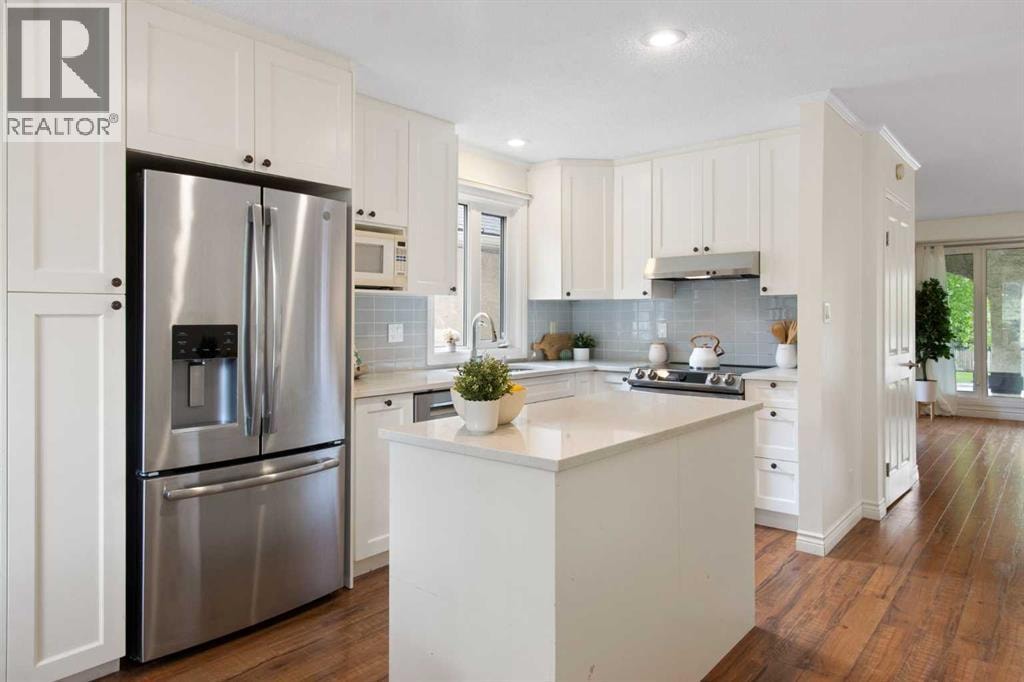 230 11 Avenue NE — photo 15