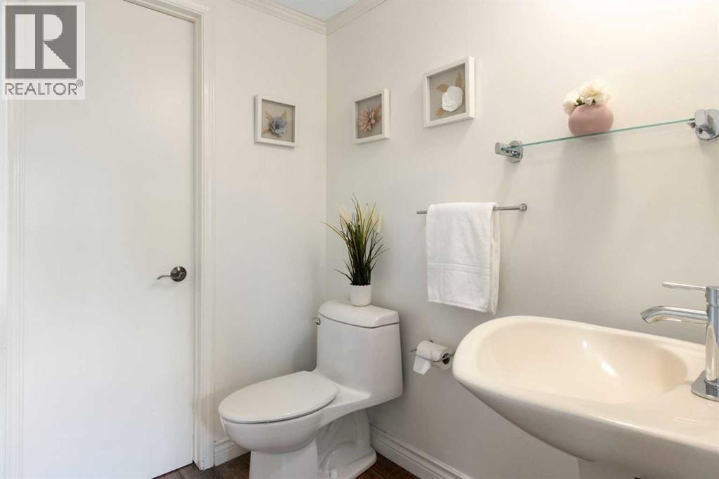 230 11 Avenue NE — photo 24