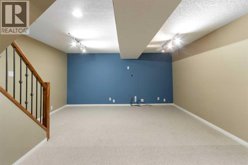 230 11 Avenue NE — photo 38